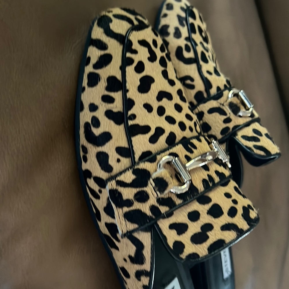 Leopard mules